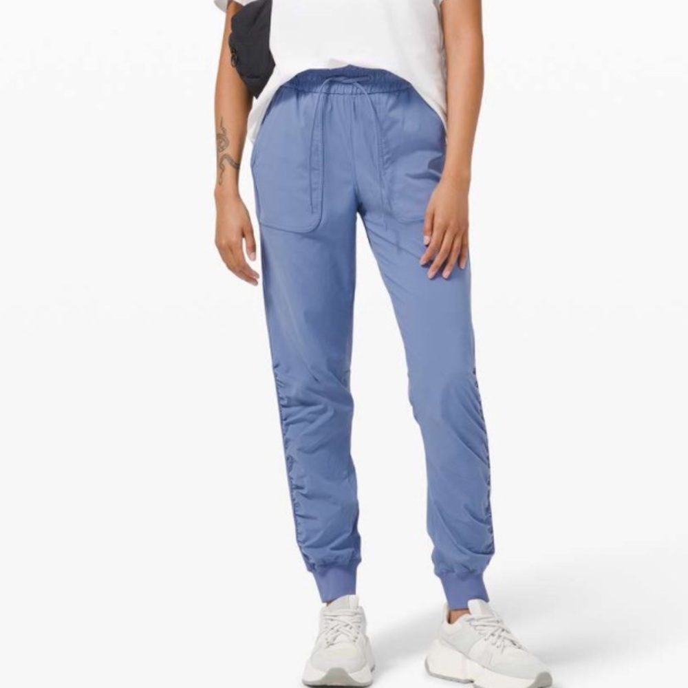 Lululemon Beyond the Studio Jogger Water Drop Size 6
